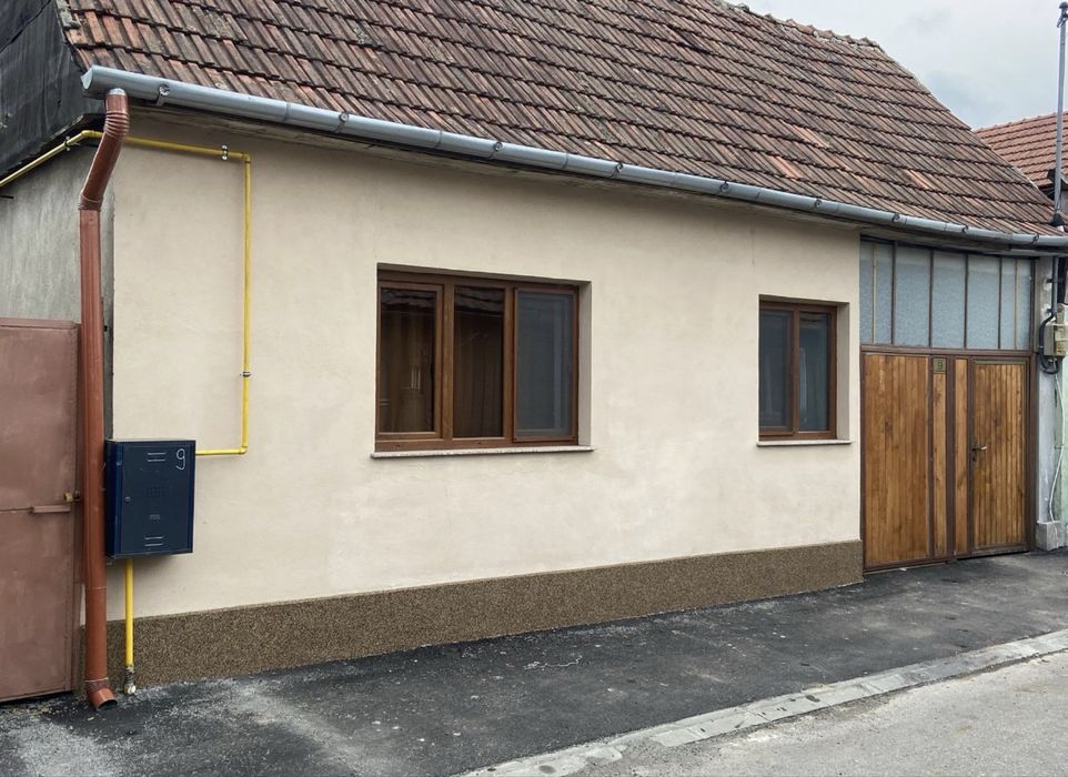 Inchiriez casa pentru echipe de muncitori sau familie