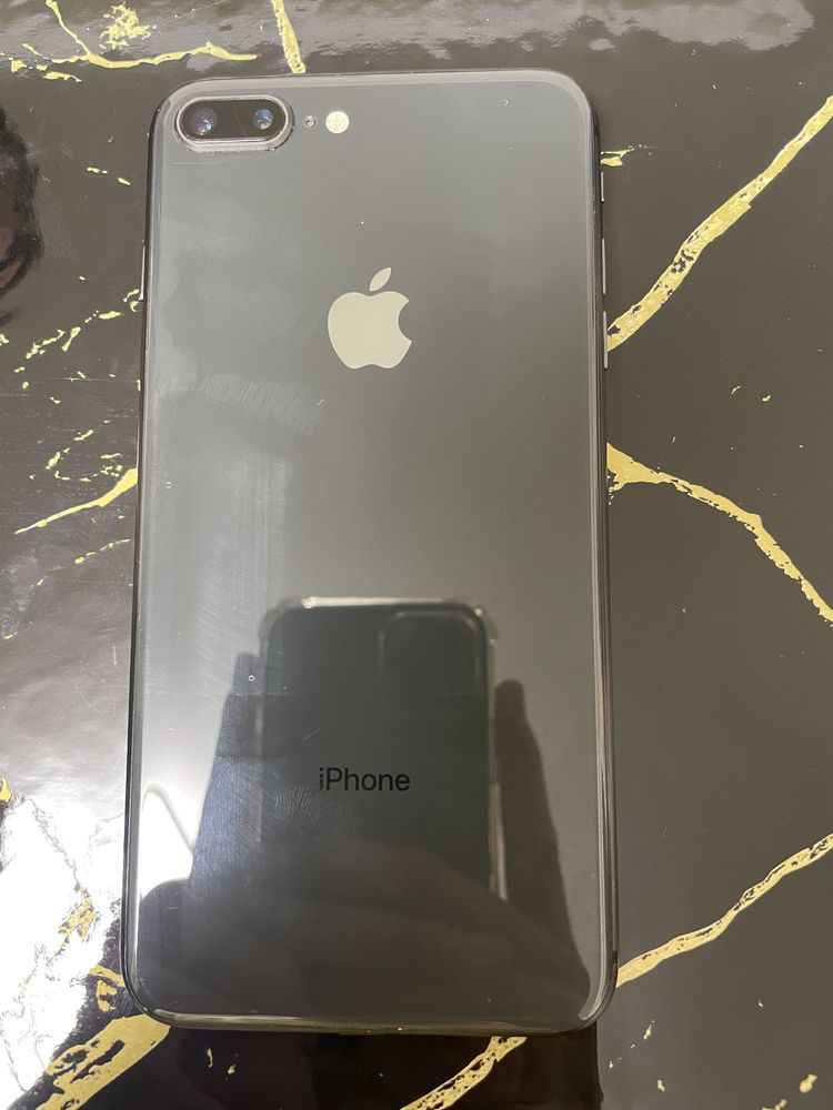 iphone 8+ продам