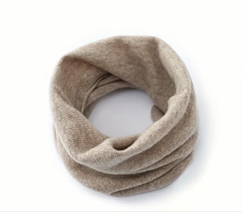 Кашемировый новый стильный шарф, срочно продам. Писать в ОЛХ