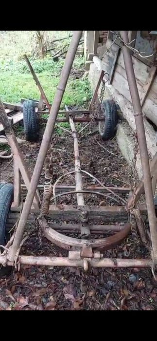 Vând căruță de un cal