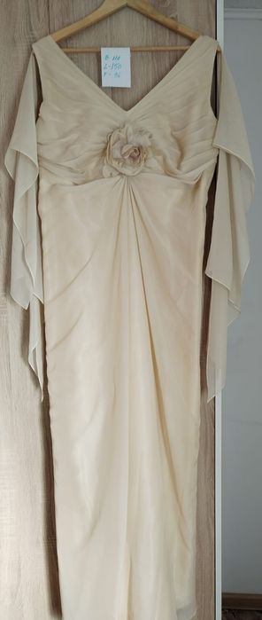 Vând rochie lungă de ocazie, mărimea 50, culoare crem/bej