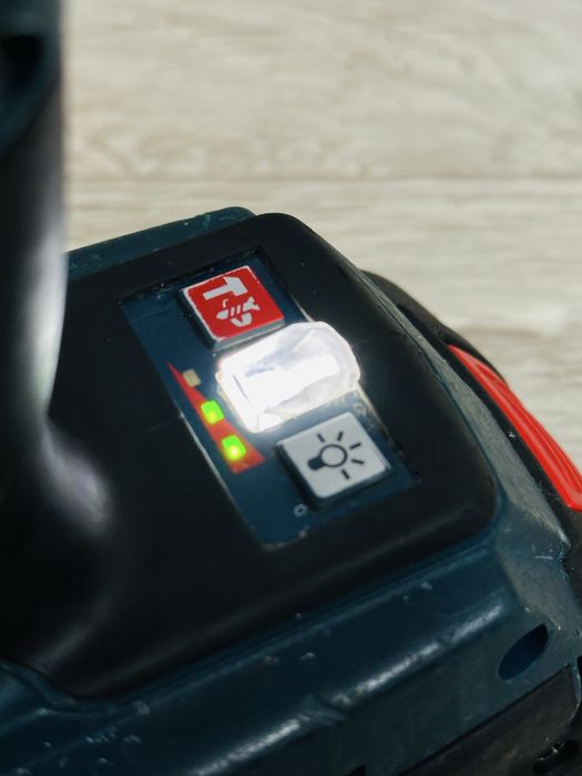 Impact Bosch GBX 18v 200