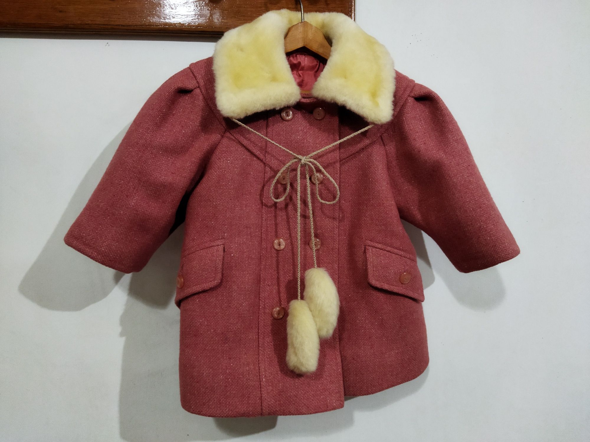 Пальто зимнее для девочки на 1-2  года