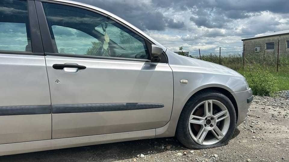 Piese Fiat Stilo 5 usi Hatchback 1.9 JTD Oglinzi Jante Aliaj Abart R17