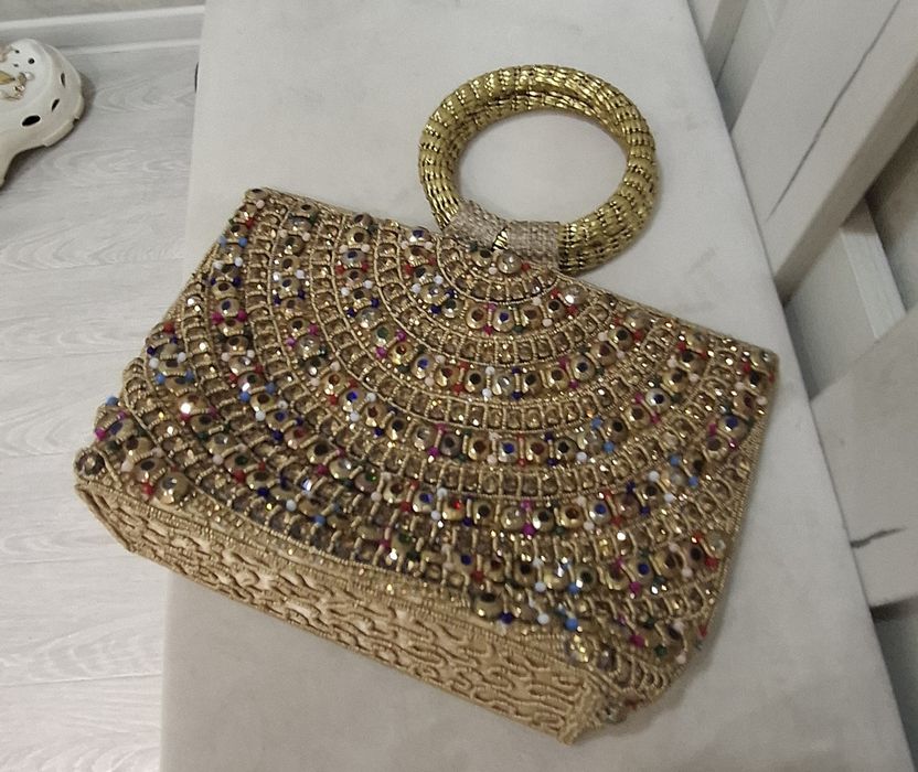 Шикарное платье свадебное