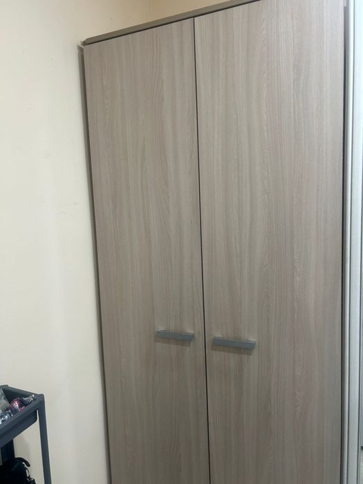 Продам шкаф с полочками