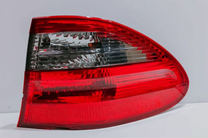 Stop dreapta cu mic defect 084401955RF Mercedes-Benz E-Class W211/S21