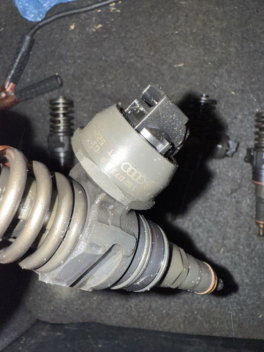 De vanzare injectoare passat b 6