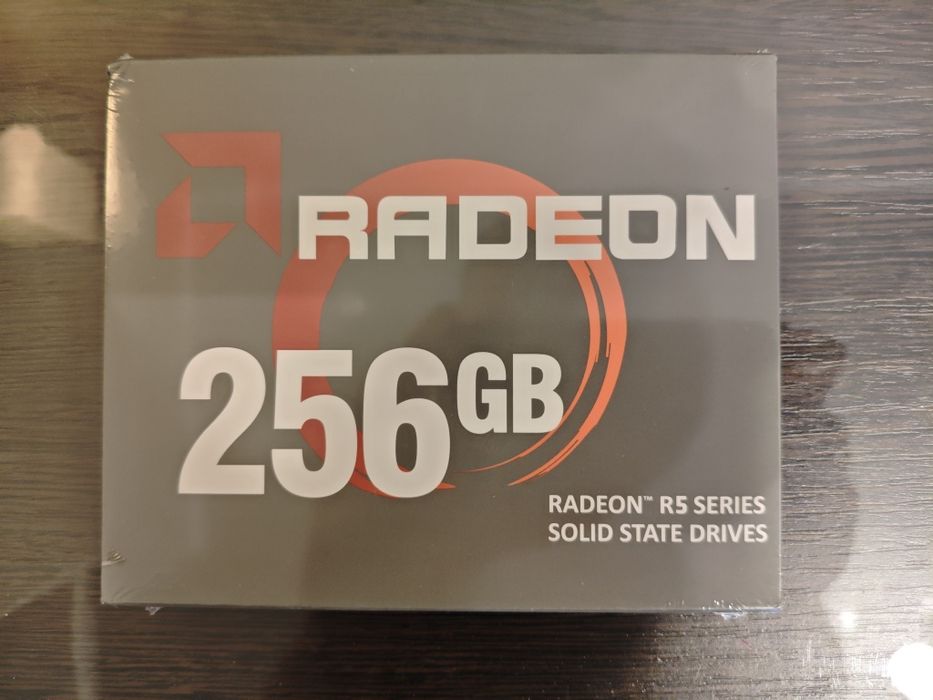 Новые жесткие диски SSD AMD Radeon R5 256 ГБ. Оригинал