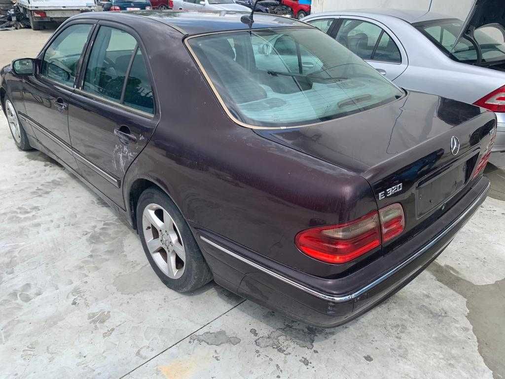 Dezmembrez mercedes e class w210 facelift/bara fata w210/e class e220d