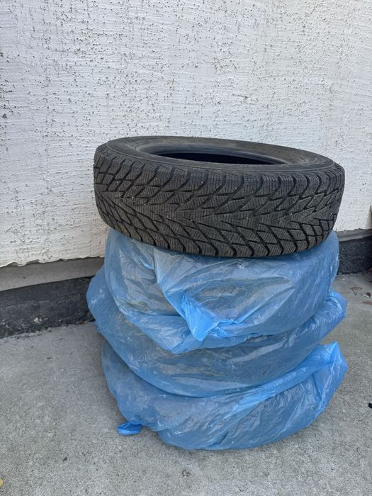 Продам зимнюю новую резину 14R