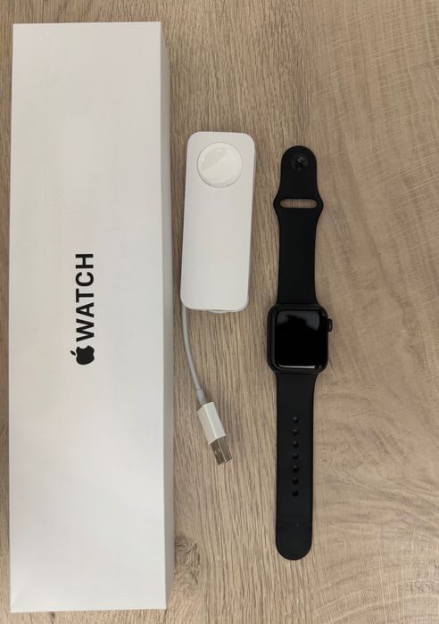 Умные часы Apple Watch SE 40 mm комплект