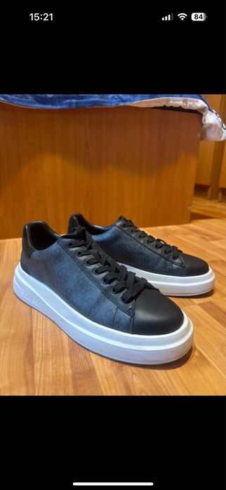Vand papuci guess, marimea 42