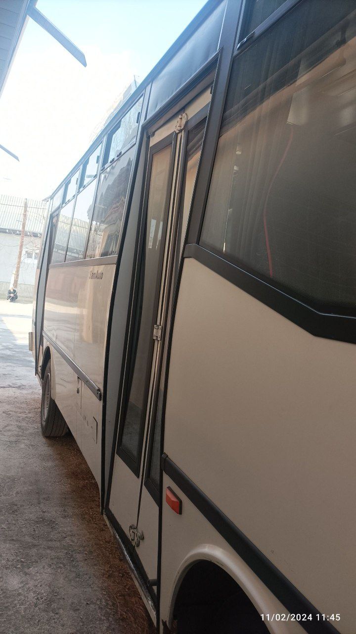 isuzu aftobus NP 21.
