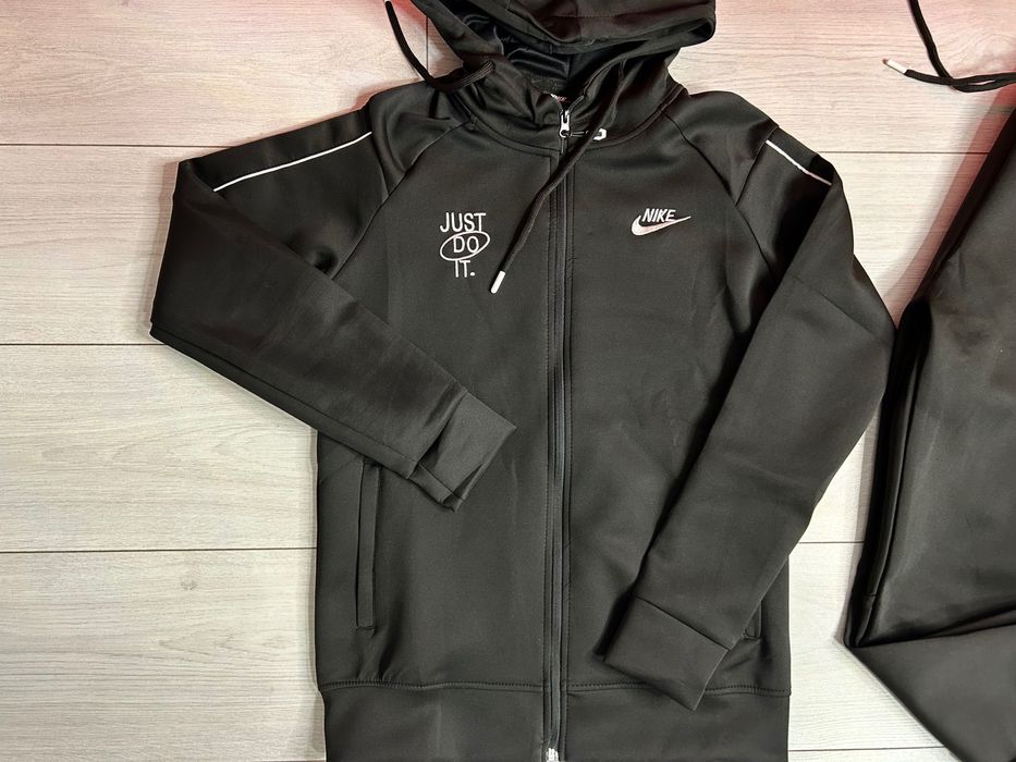 Trening Nike just 2025