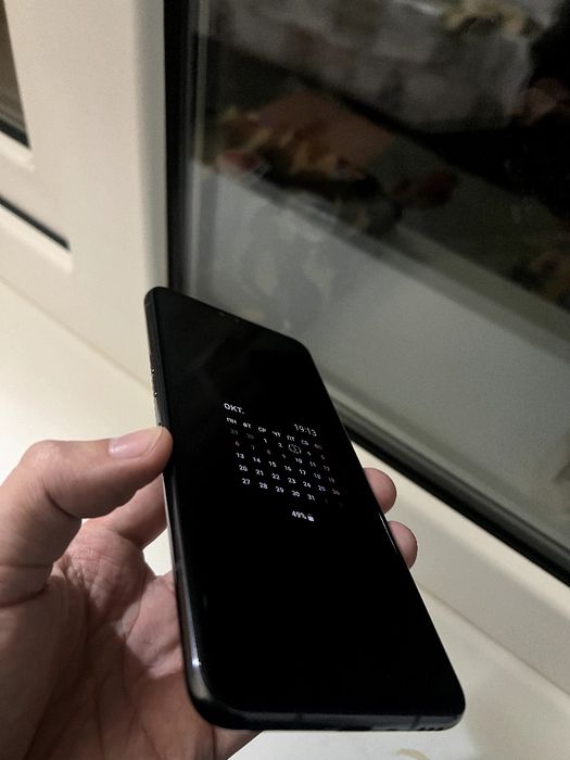 Продам или обменяю LG V50 thinq 6/128