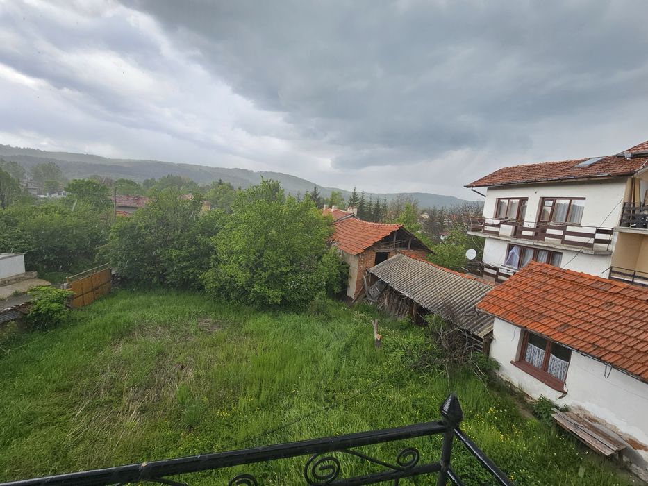 Къща за продажба в с. Горни окол