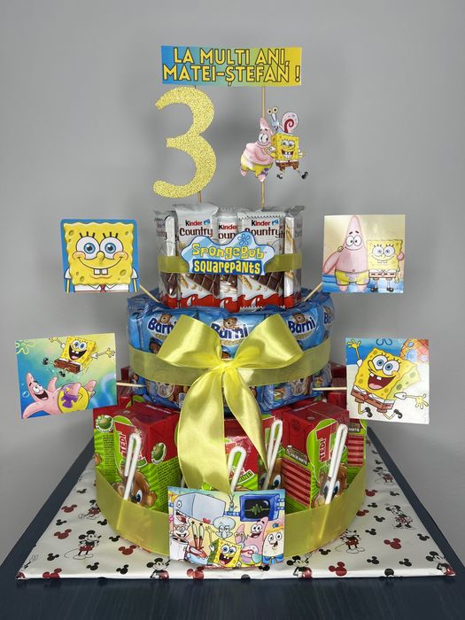 Tort din dulciuri ambalate