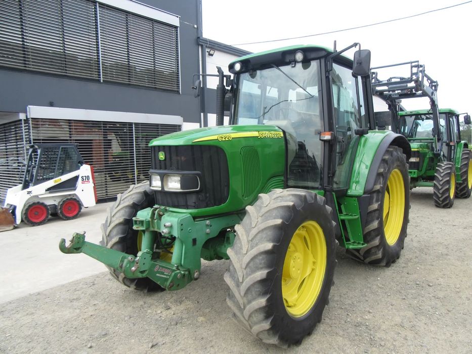 John Deere 6220