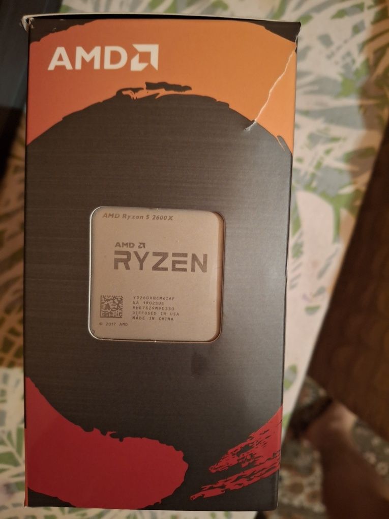 Vând procesor ryzen 5 2600x full box