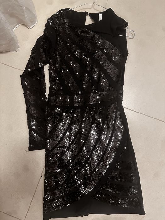 Рокля с едно рамо и пайети