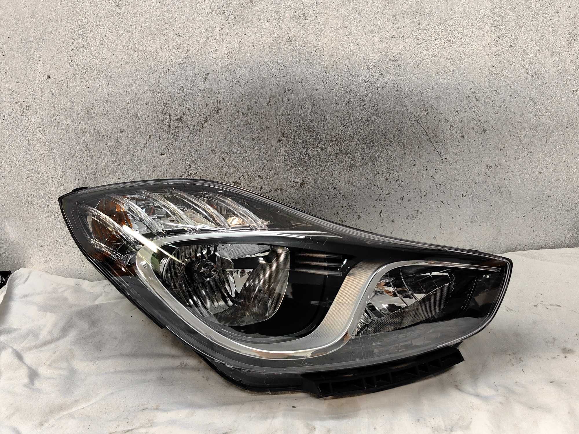 Оригинален фар Хюндай  Hyundai Ix20