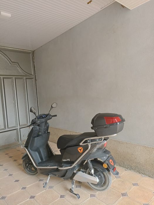 Srochno sotoladi YADEA T 5  skuter yangi xali 1460 km yurgan keliwamiz