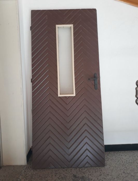 Метални и дървени врати