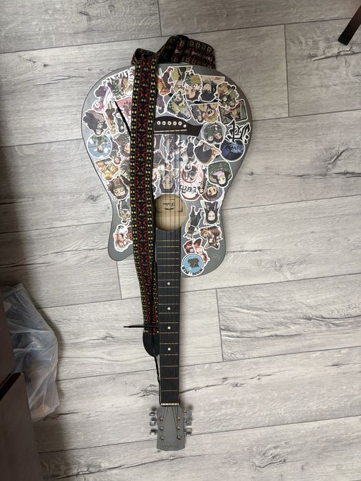 Продам гитару без чехла