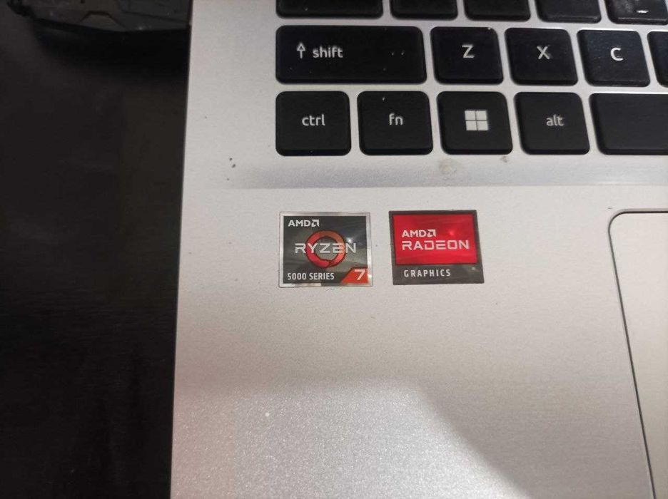 лаптоп ACCER в гаранция