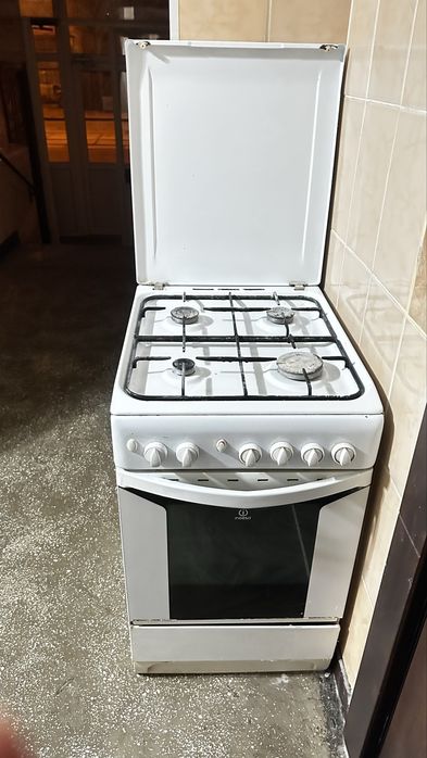 Aragaz cu aprindere electrica