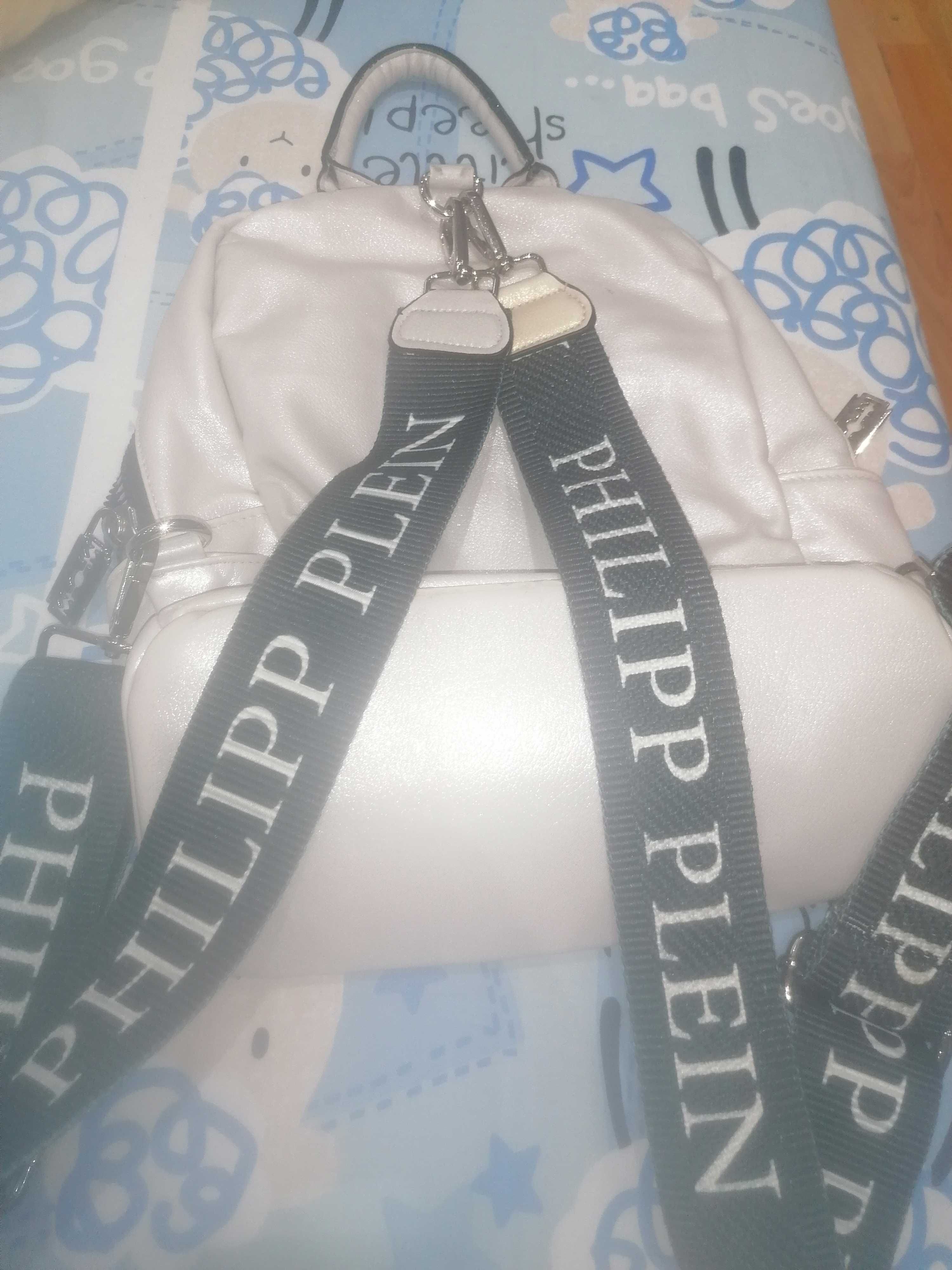 Продавам Раница на PHILIPS PLEIN използвана но запазена
