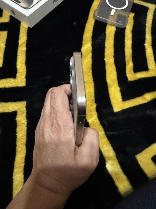 iPhone 15 promaks 256 tali