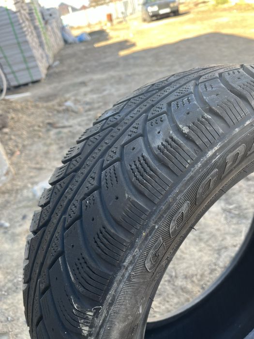 Продам зимнии шины