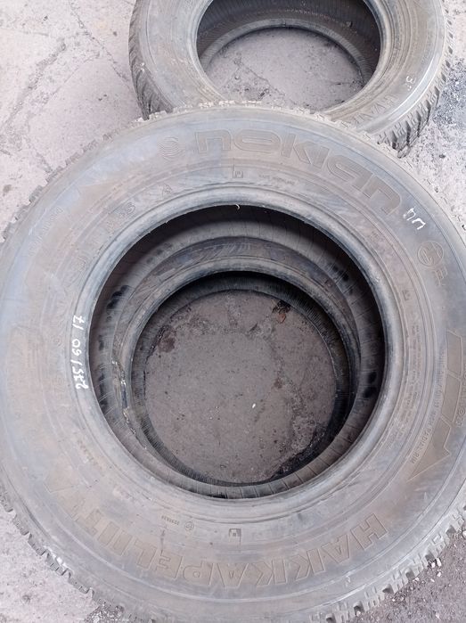 Резина зимняя Нокиа на 17