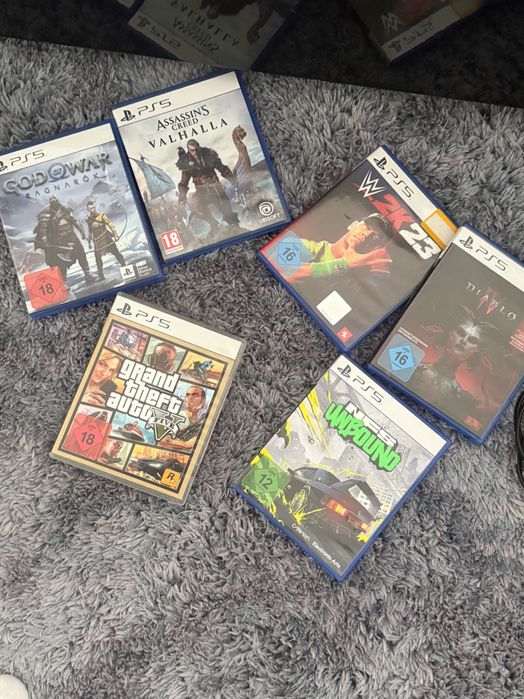 Play station 5, 3 manete și 6 jocuri
