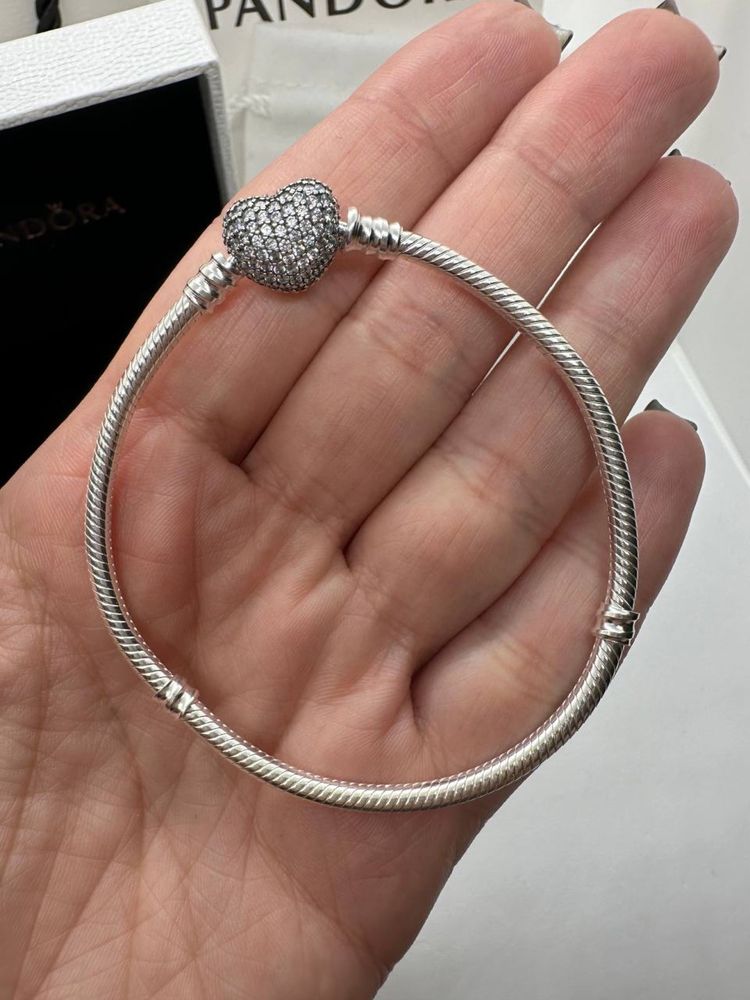Серебряный браслет пандора .  Серебро 925. Есть доставка.