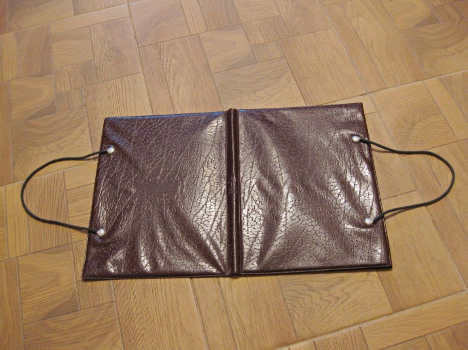 Папка для нот - в идеальном состоянии.