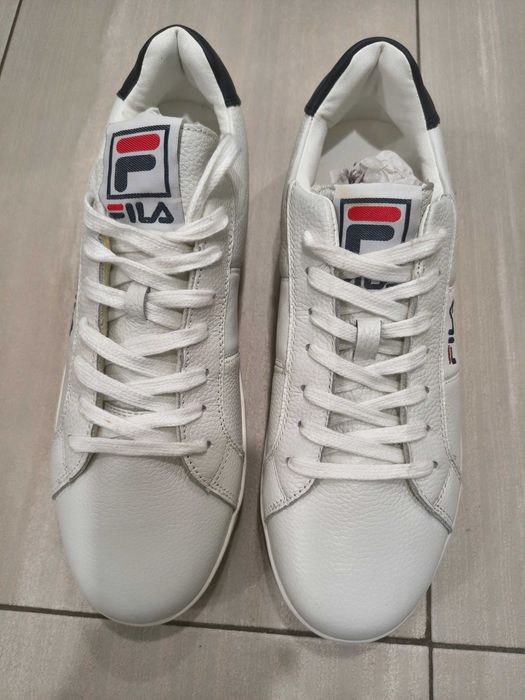 Продавам маратонки Filla