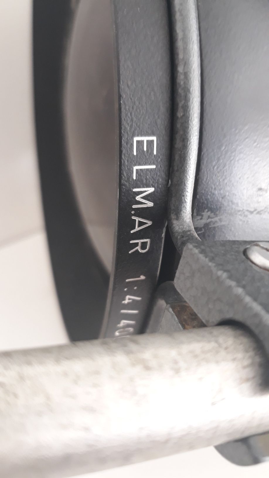 Стара увеличителна лупа ELMAR 1:4/400mm от стар проежекционен апарат