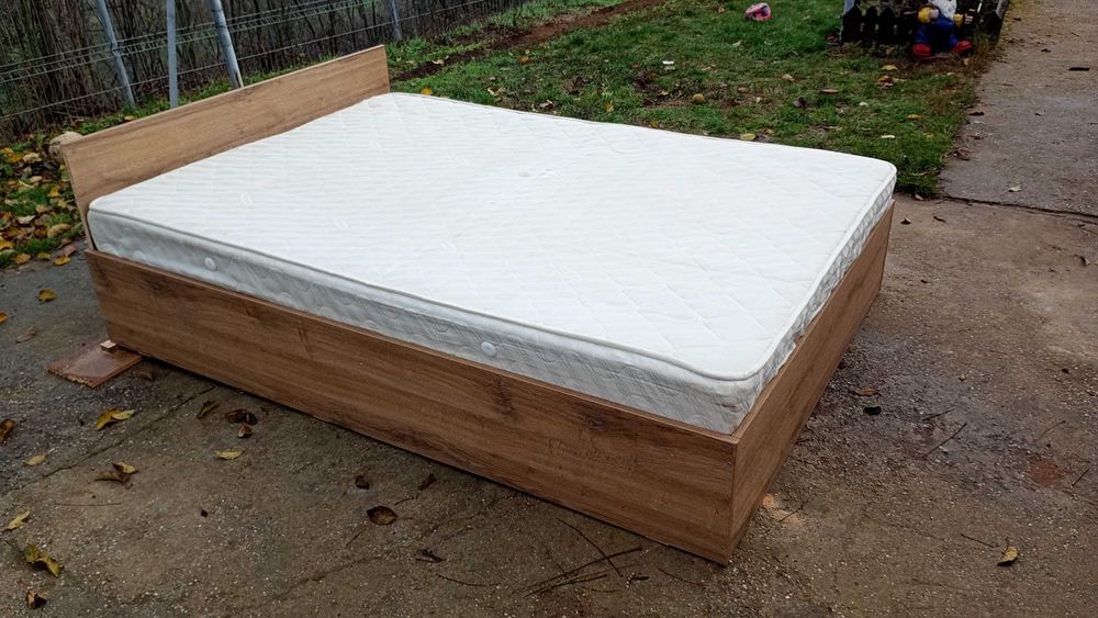 Pat complet cu saltea 200 cm × 140 cm