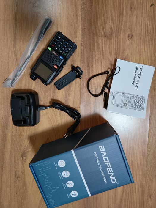 Stații walkie-talkie noi, brand Baofeng.