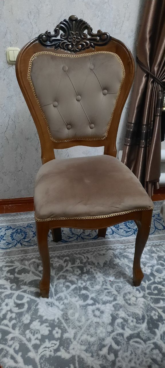 Стол и стулья 12 штук