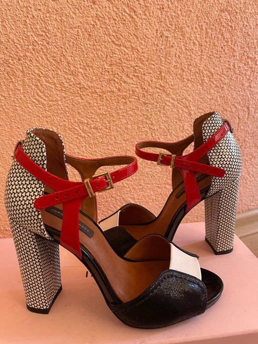 Сандали на висок ток Jorge Bischoff