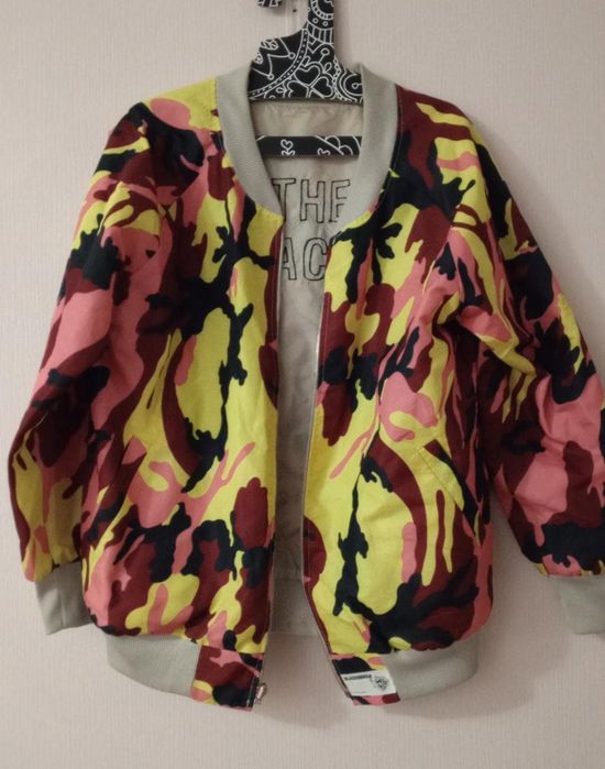 Бомбер , ветровка , джинсовая новая