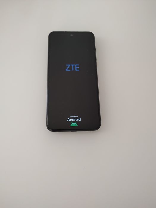 Телефон ZTE Blade V70