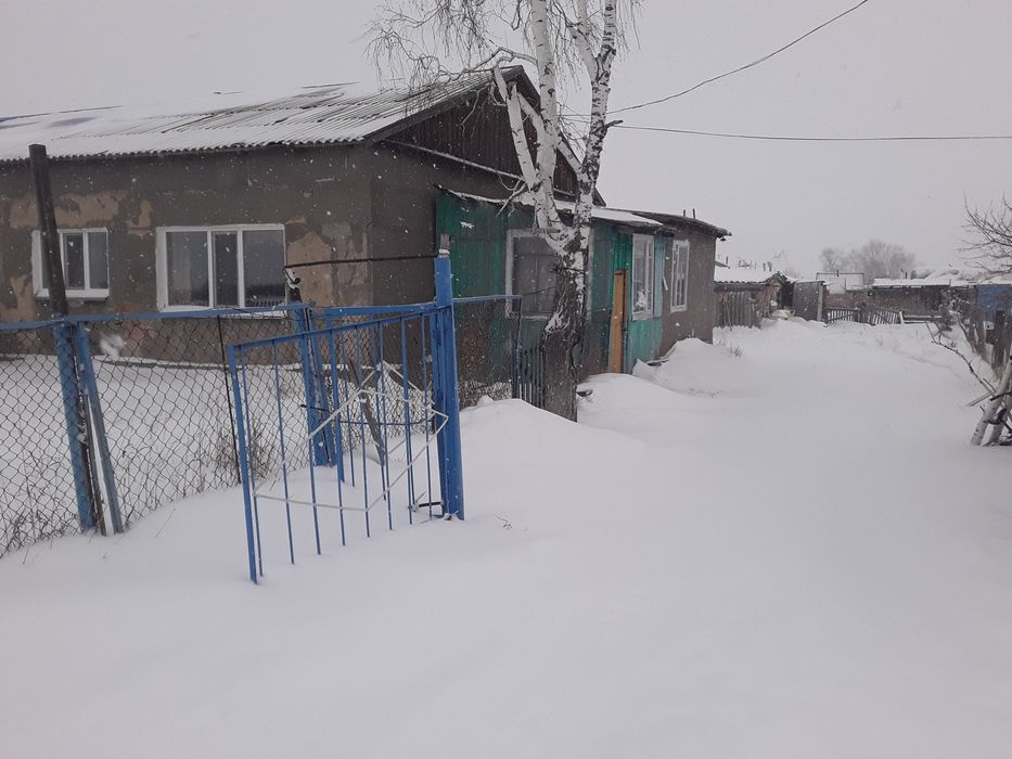 Дом рядом с трассой