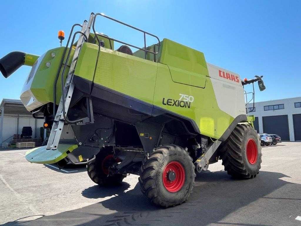 Combina CLAAS LEXION 750