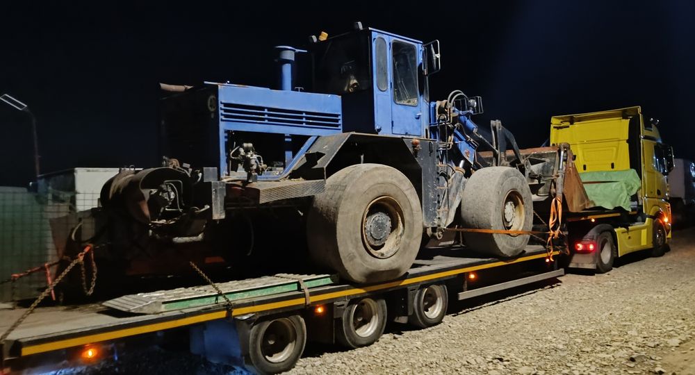 Transport utilaje  Platforma Trailer