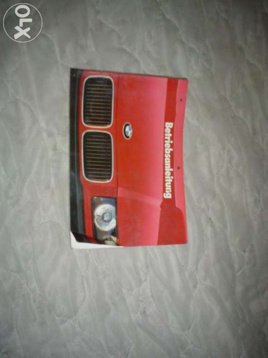 сервизни авто книжки и части за стар Мерцедес...